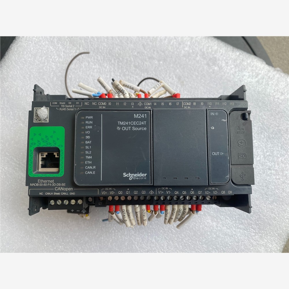 施耐德PLC,TM241CE如图