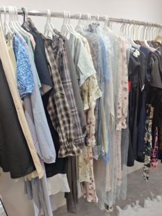 尾货货源直播间实体店拿货走份 品牌折扣女装