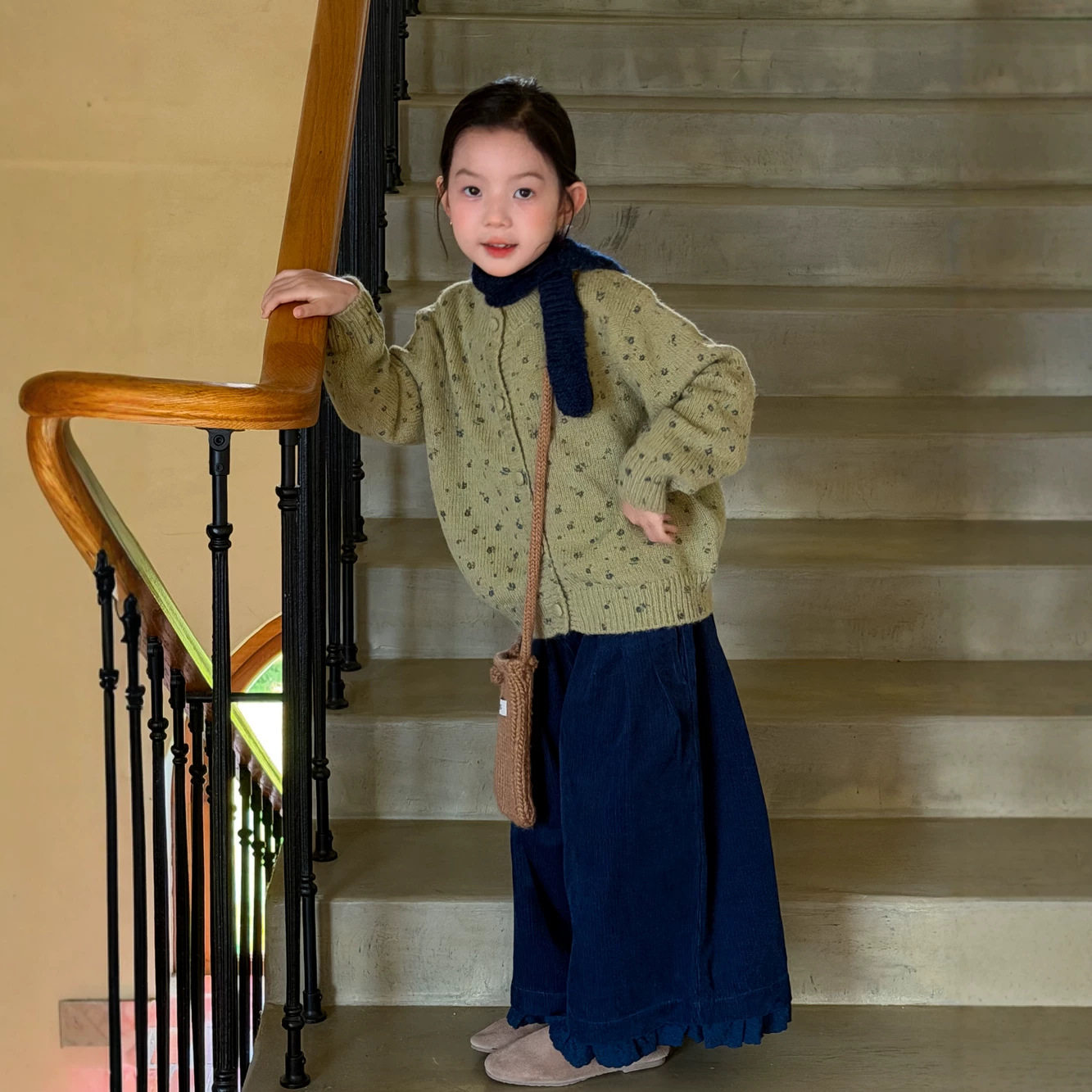 半柚毛衣2026秋季女童韩版碎花针织开衫儿童圆领宽松长袖毛线外套