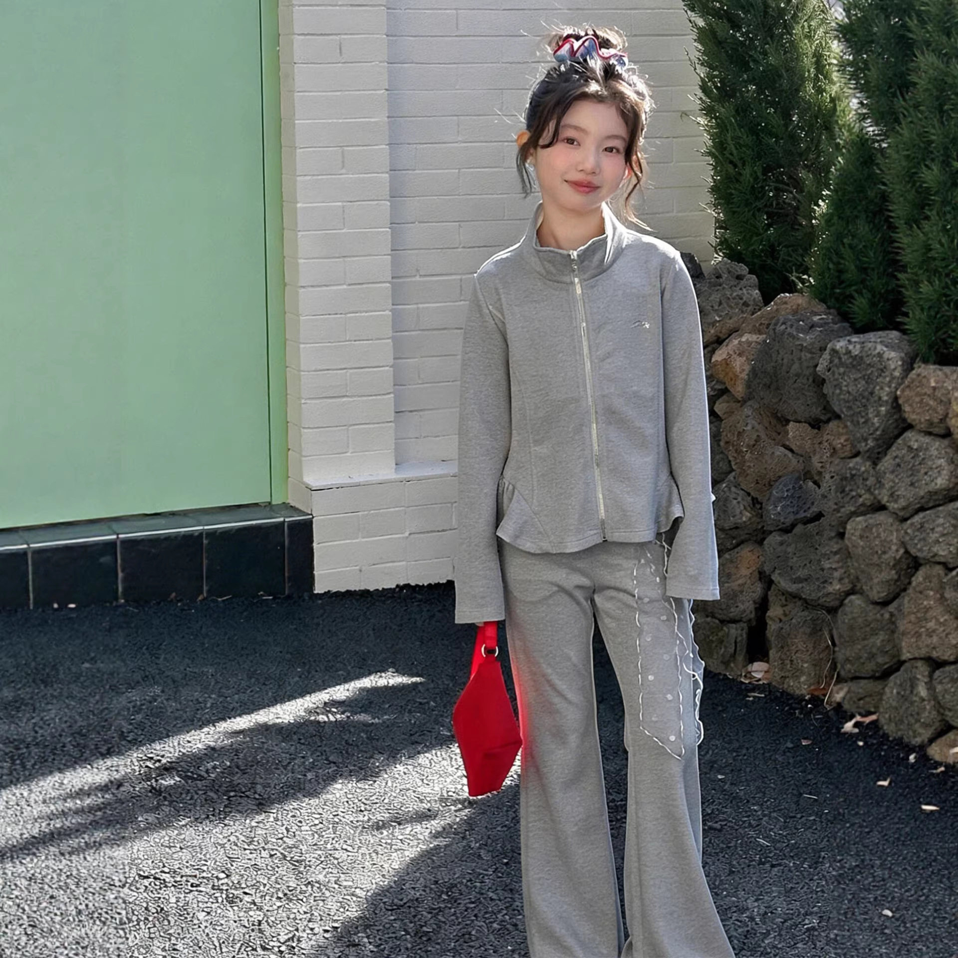 女童休闲套装春装2026新款大童运动服女大童立领外套阔腿裤两件套