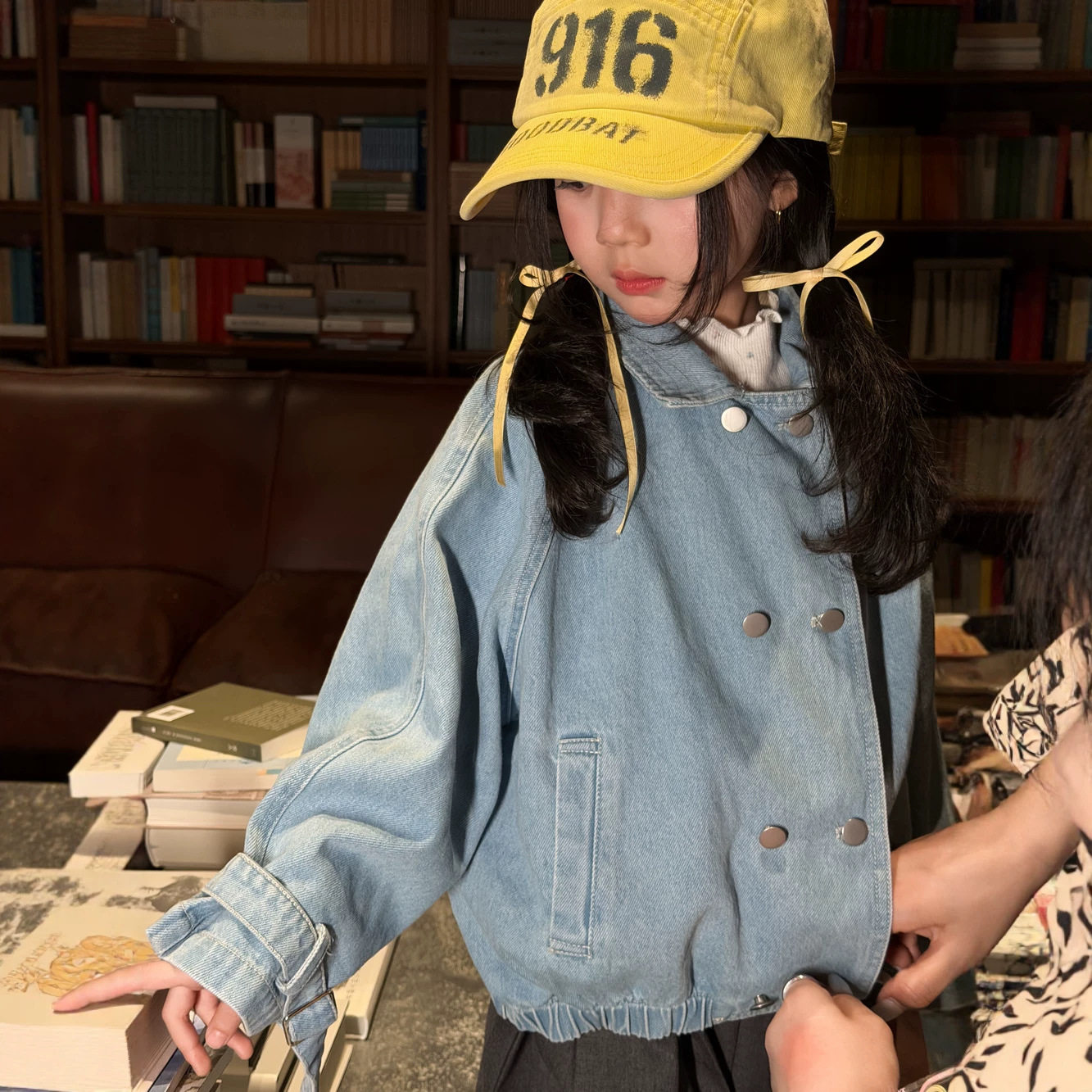 半柚童外套2026秋季女童韩版纯色牛仔上衣儿童双排扣休闲长袖夹克
