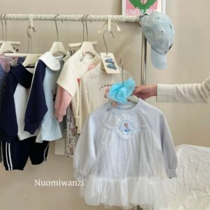 糯米丸子童装2026春季新款女童儿童韩系可爱爱莎公主撒银网纱卫衣