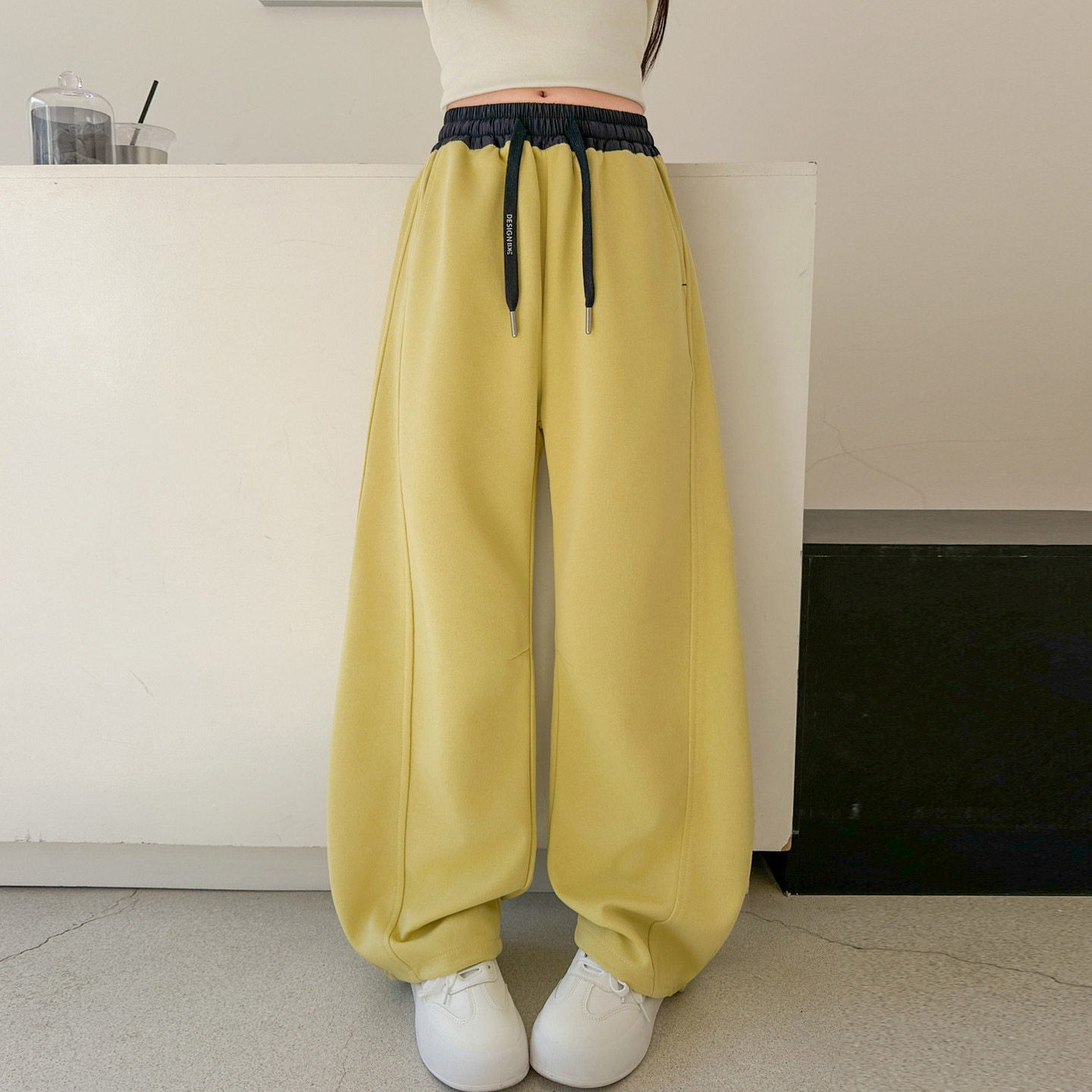 女童裤子春装2026新款儿童春秋款初中生女孩超好看直筒卫裤休闲裤