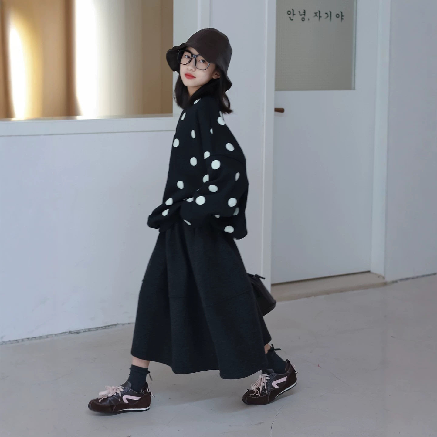N138春秋韩版新款童装女童卫衣女大童亲子装黑白波点套头长袖外衣