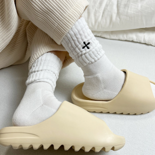 22FW欧洲小众袜子女中筒刺绣十字架加厚毛巾底运动堆堆小腿长袜潮