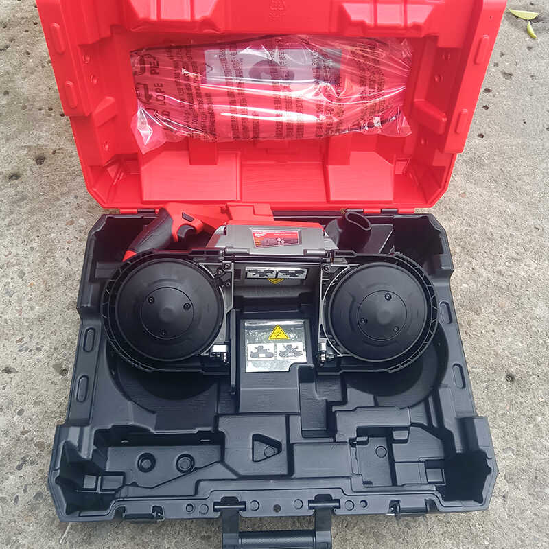 米沃奇18V无刷带锯、电缆锯