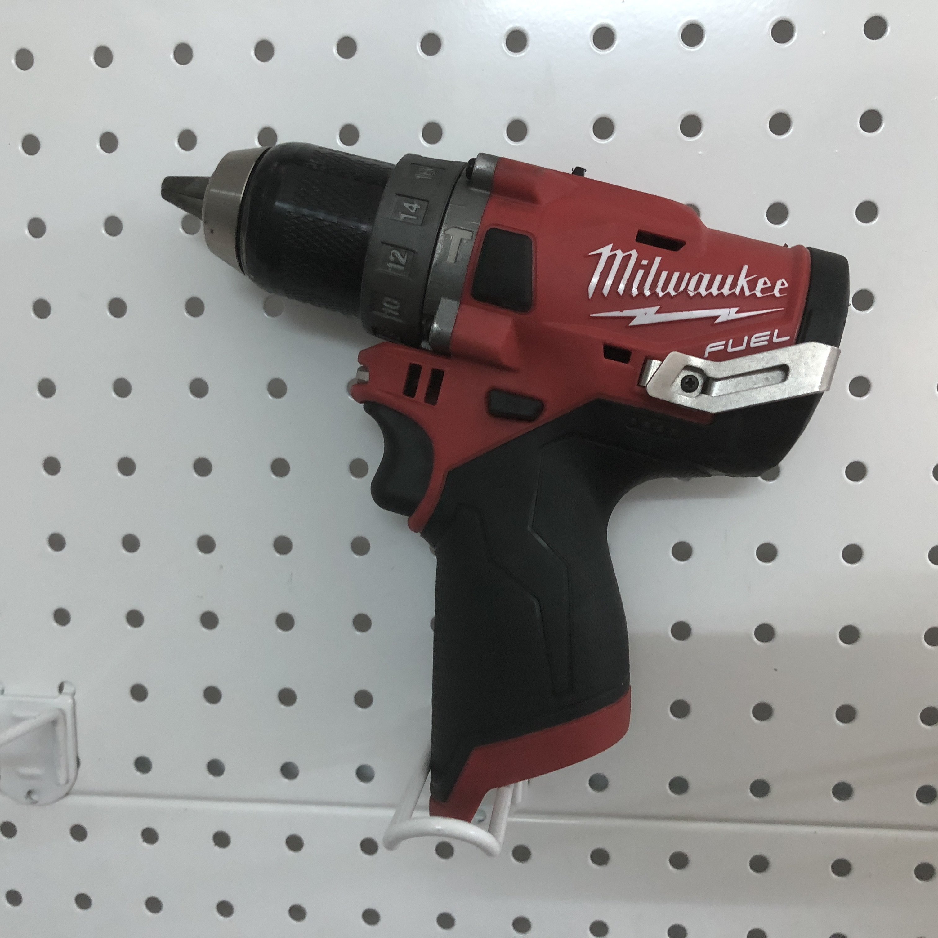 미국은 MILOTECH 12V2504-20 브러시리스 가볍고 컴팩트하며 임팩트 드라이버 전기 드릴 드라이버 전기 배치를 수입했습니다