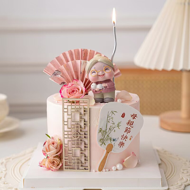 2025母亲节国风蛋糕装饰老太太老奶奶摆件新中式扇子妈妈节日插牌