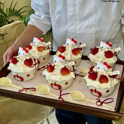 网红圣诞节KT猫草莓碗蛋糕装饰卡通hellokitty抱抱碗蛋糕碗陶瓷碗