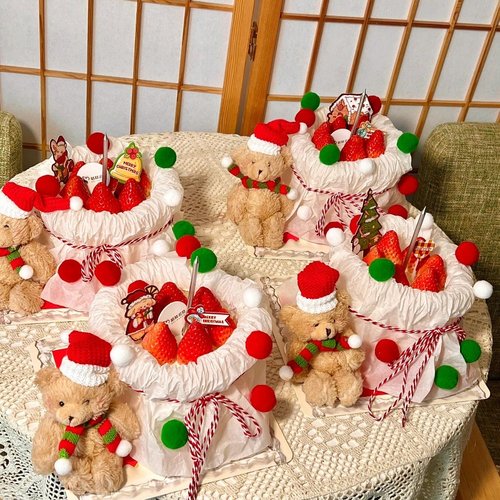 圣诞帽毛绒熊摆件2024