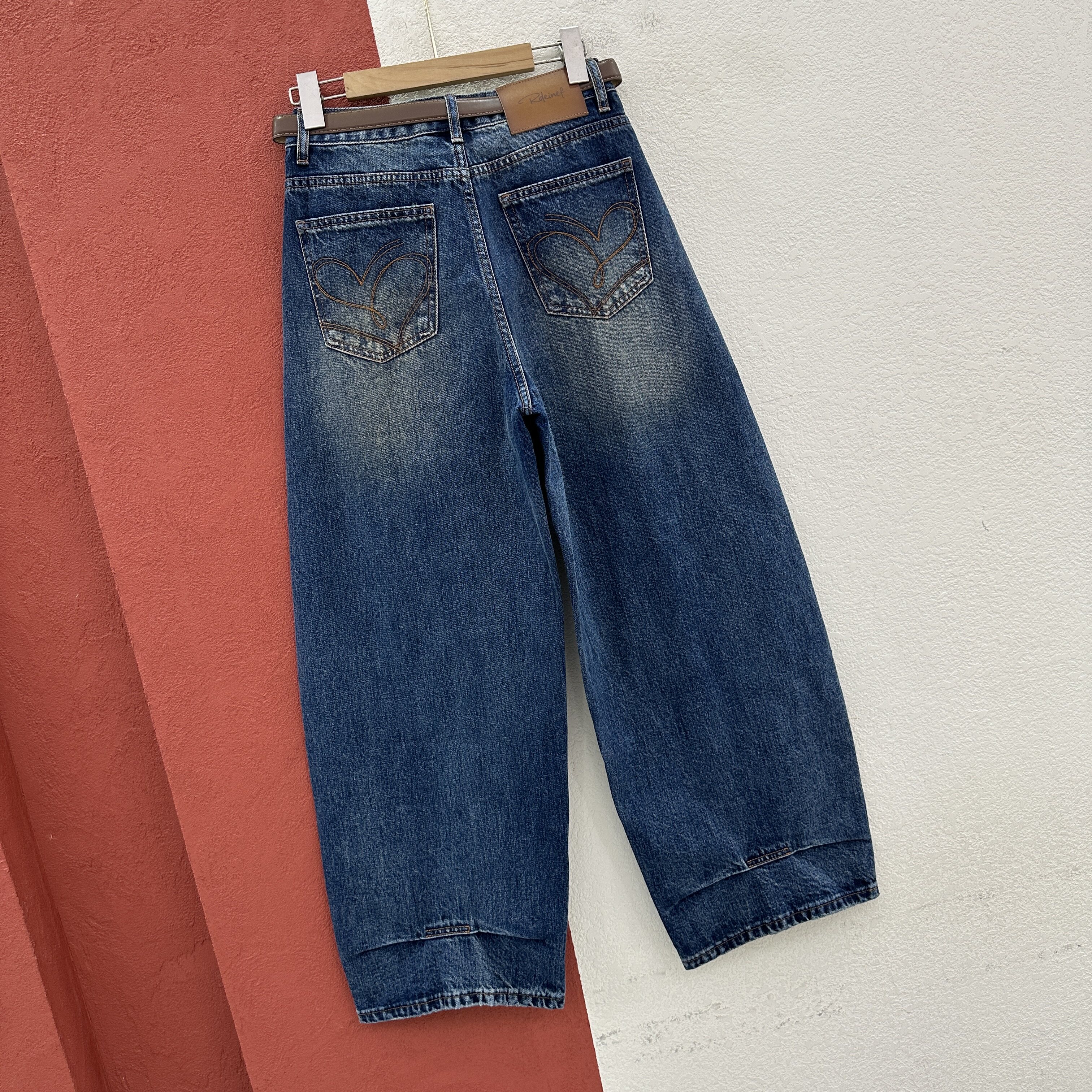 2026秋款JEANS58656牛仔裤女高腰弹力弯刀裤皮标缩脚拖地裤镰刀裤