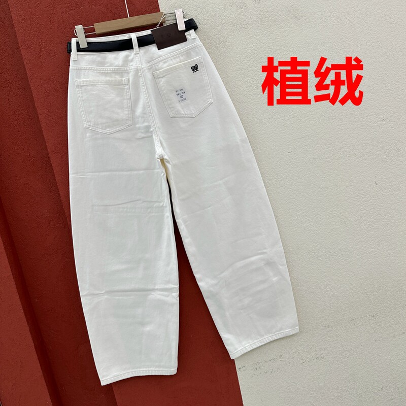 2026秋冬欧货JEANS牛仔长裤89003女植绒火柴人刺绣弯刀裤白色拖地