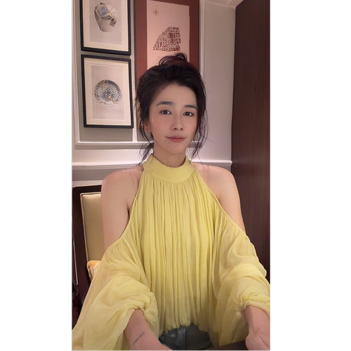 CAN奶黄扭结挂脖露肩灯笼袖上衣