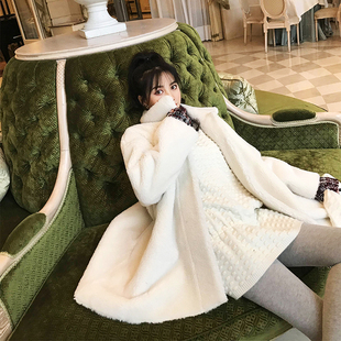 CAN冬季新款 时尚皮毛一体毛毛白色宽松百搭皮草名媛外套女