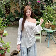韩系白色小狗长袖T恤女夏季斜肩一字肩薄款防晒罩衫慵懒露肩上衣