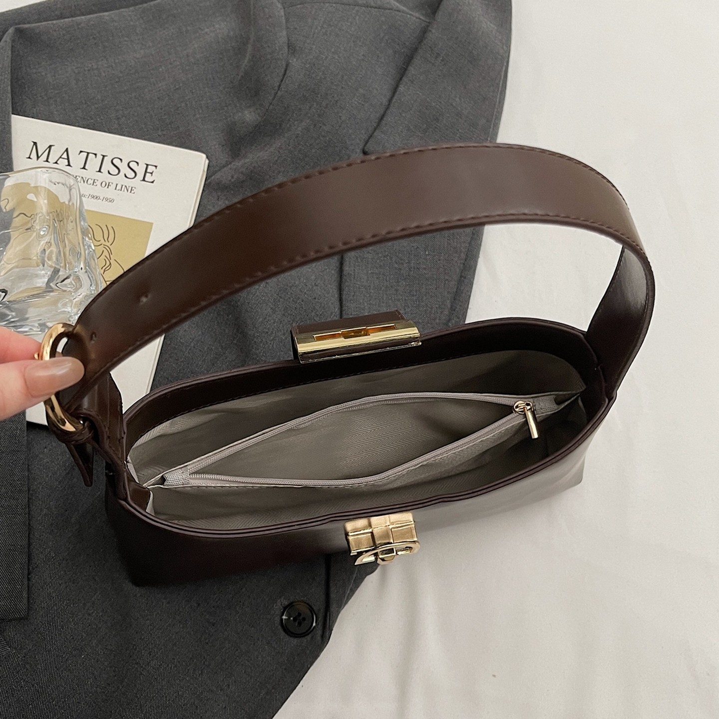 【有拉链夹层】高级感小众设计感腋下包法棍包2026新款百搭单肩包,箱包皮具/热销女包/男包,腋下包,淘宝优惠券,粉丝福利购,淘宝优惠卷