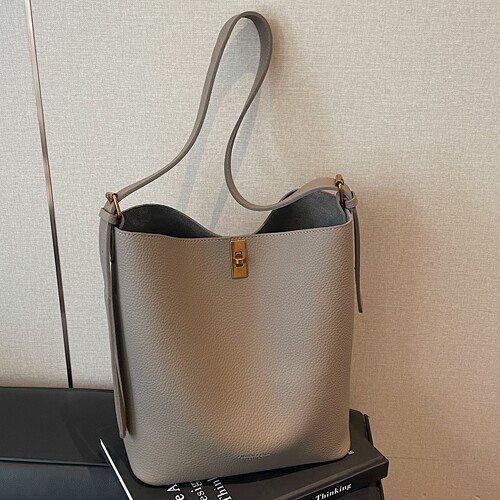 【有小包】大容量荔枝纹水桶包