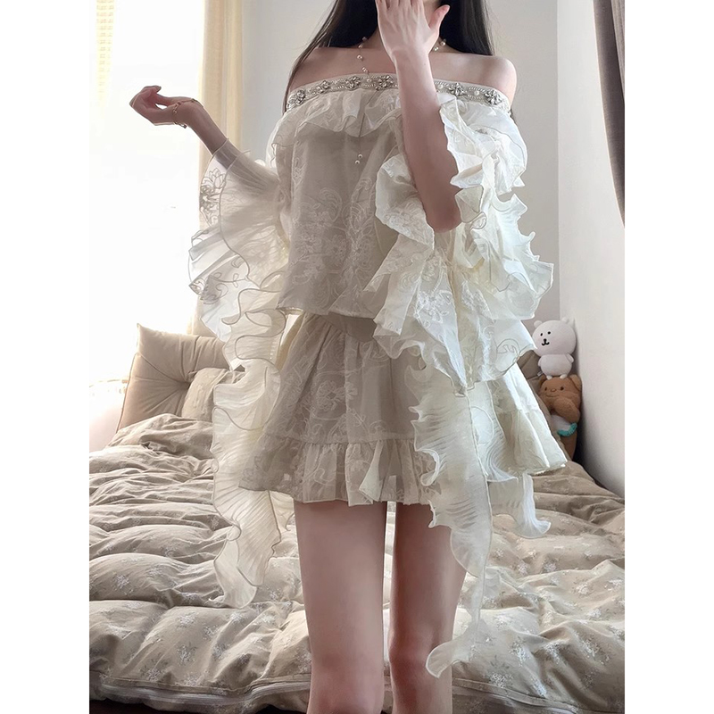 白茶寄语~法式钻石条弹力一字肩刺绣上衣高腰蓬蓬裙夏季新款套装