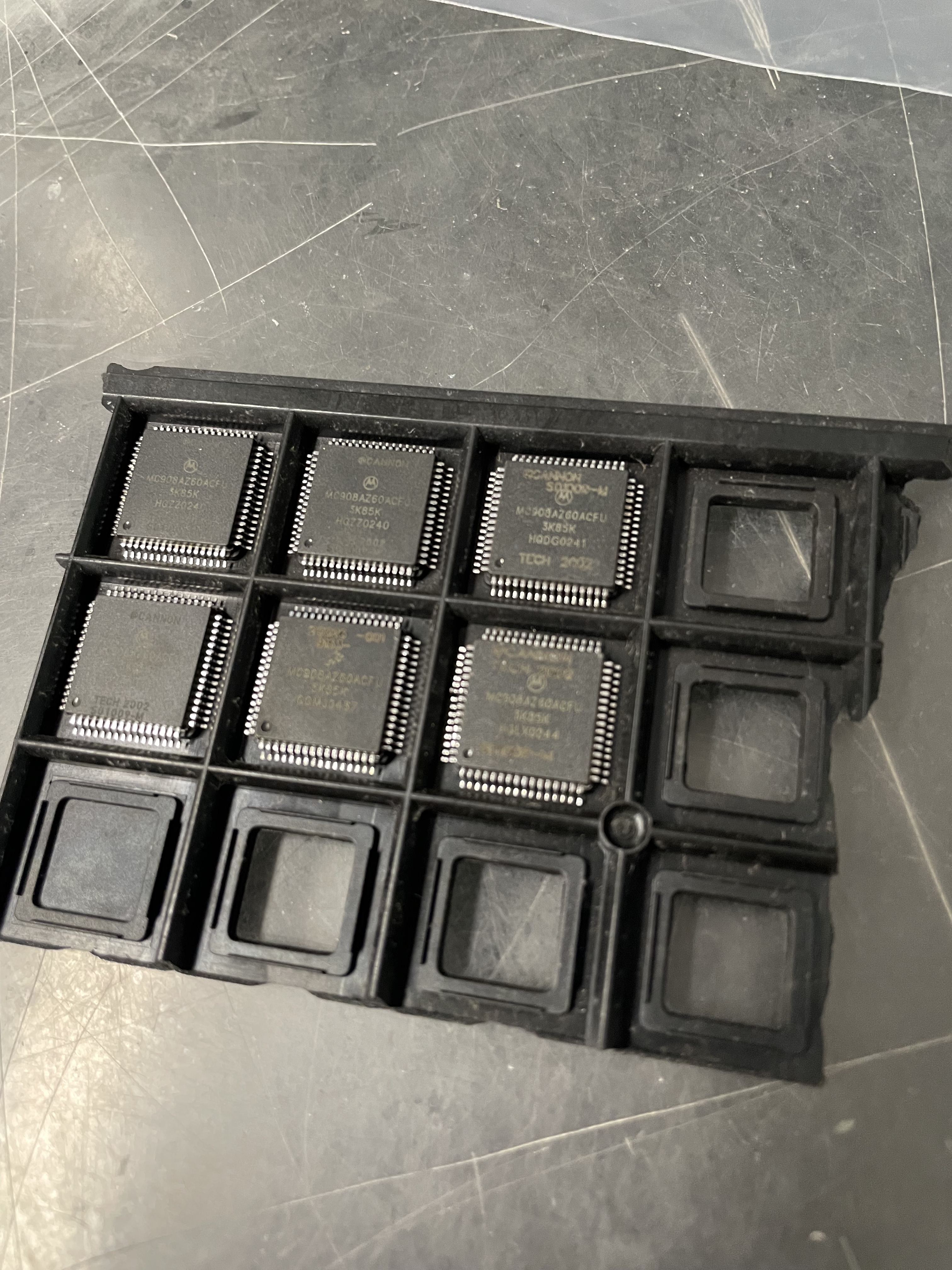 全新原装MC908AZ60ACFU芯片