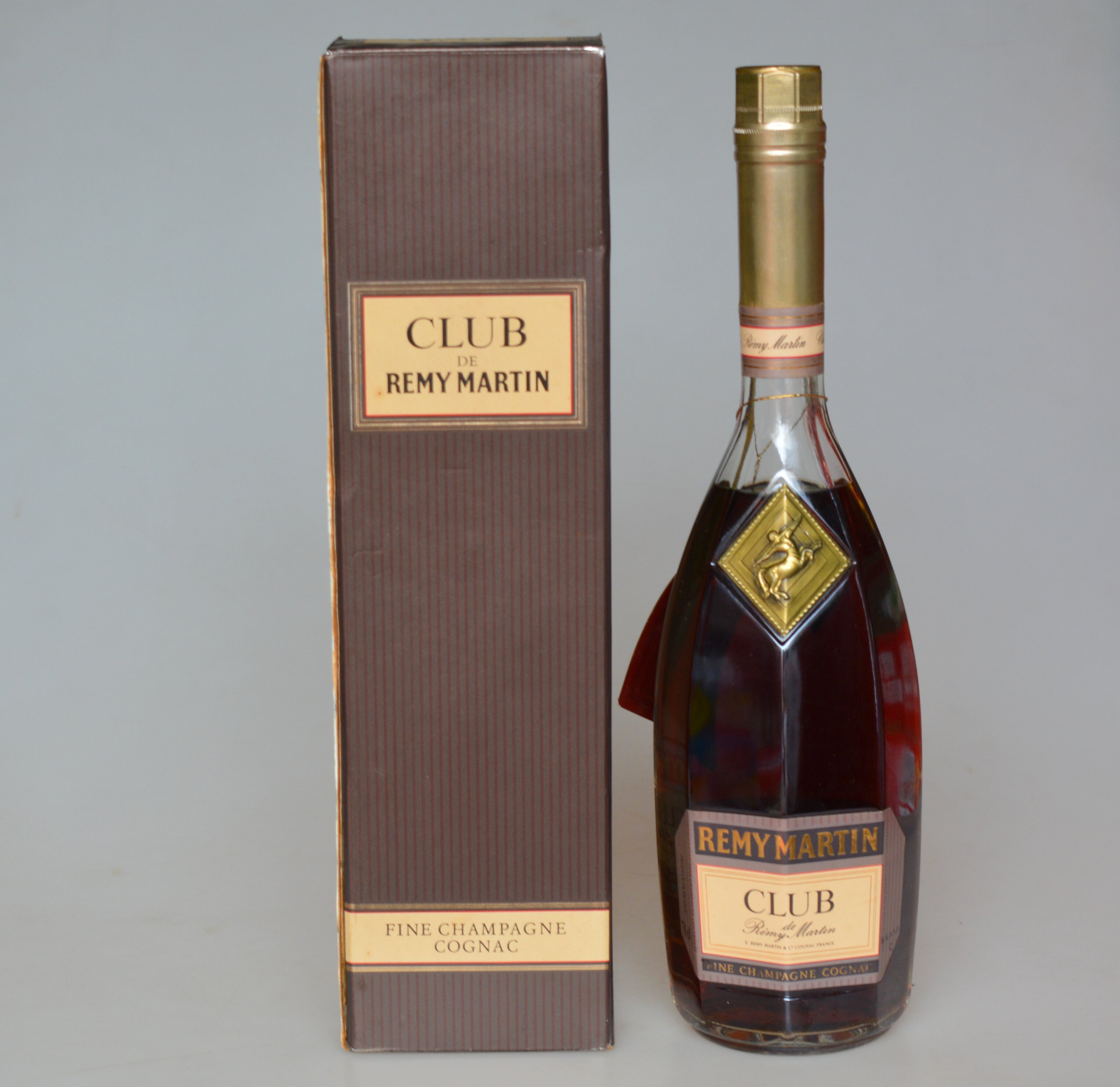 老洋酒收藏90年代年Remy Martin人马CLUB角马40度700ml旧版带盒