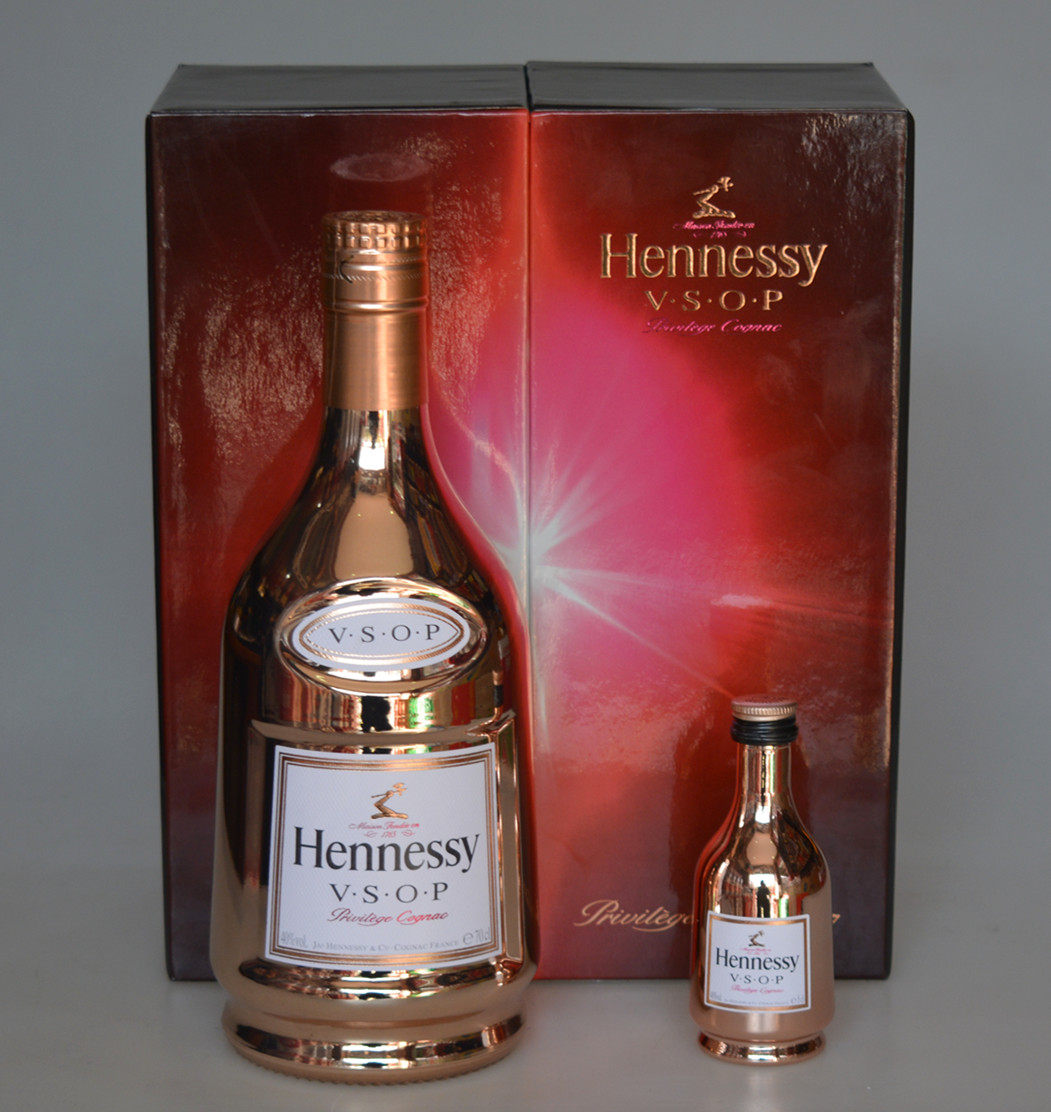 洋酒收藏2010年轩尼诗vsop限量版第一代干邑白兰地700ml 50ml礼盒