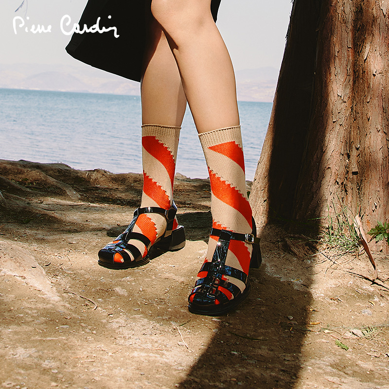 皮尔卡丹罗马凉鞋漆皮