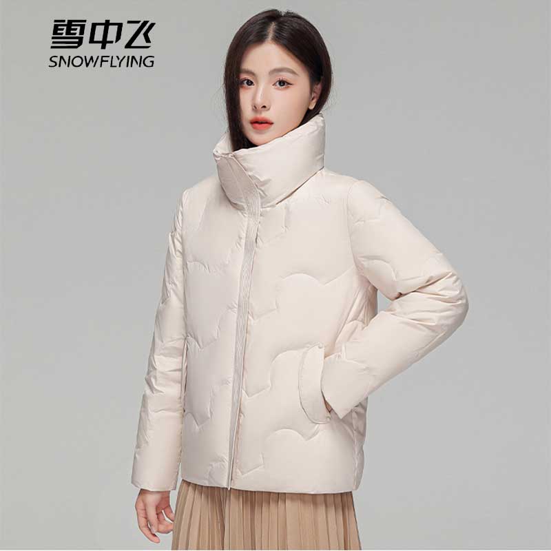 雪中飞羽绒服女新款短款立领偏厚显瘦年轻时尚保暖休闲外套