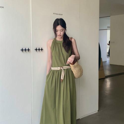 F.THREE三姐妹-夏上新法式复古设计感挂脖吊带捏褶收腰连衣96213