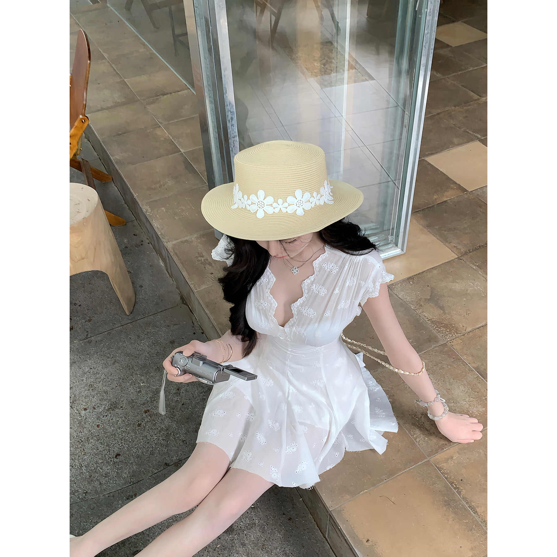 项天鹅er 法式连衣裙女2025夏季白色V领a字短裙收腰绣花气质裙子