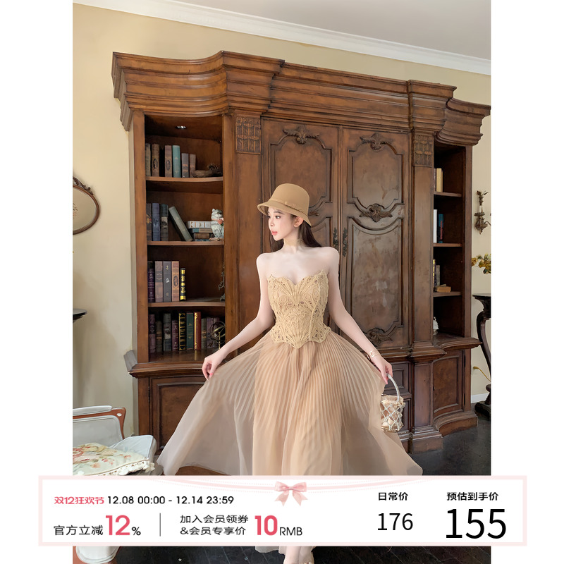 项天鹅er 富家千金小洋装女套装2025冬季法式蕾丝抹胸上衣半身裙