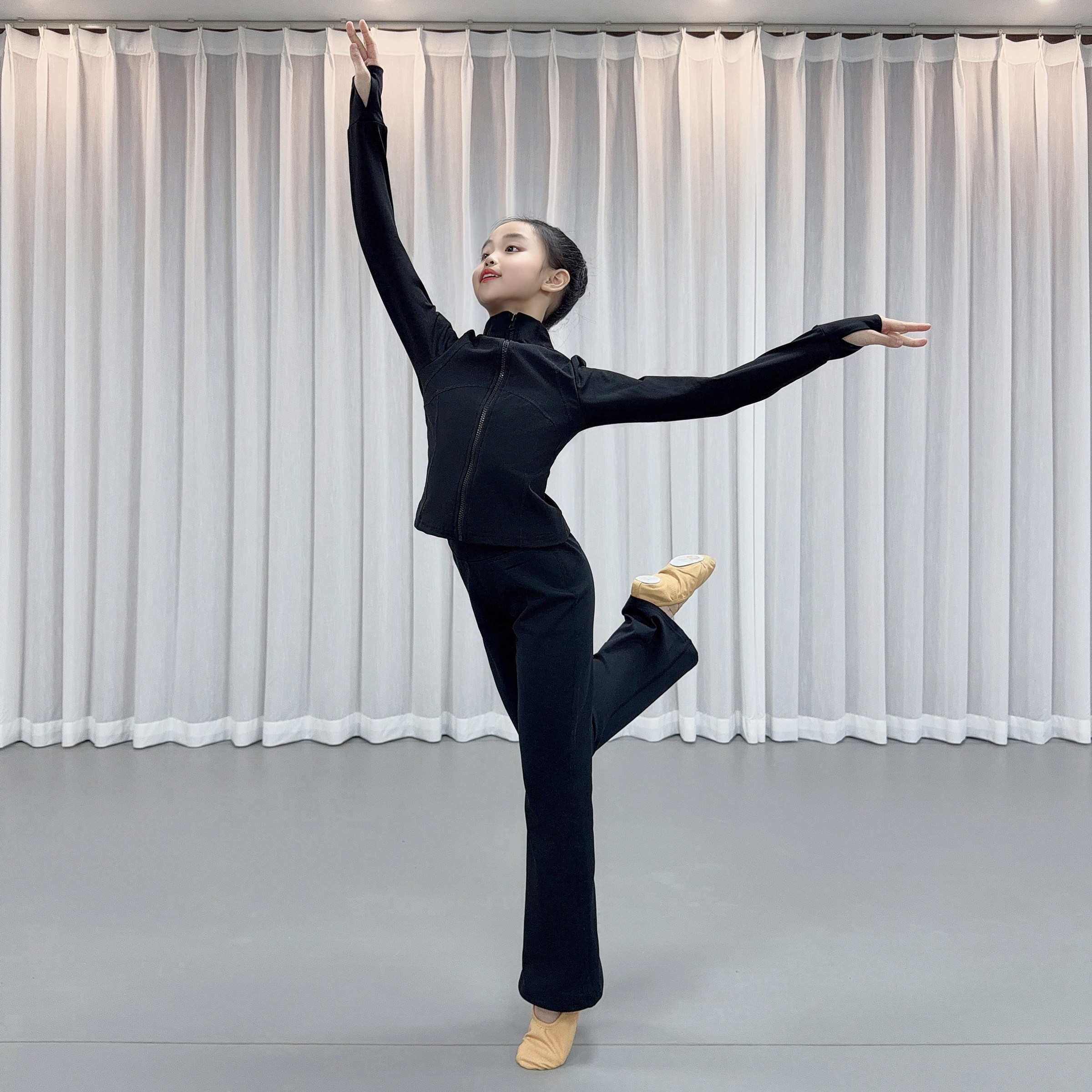 女童舞蹈瑜伽运动服Define蛋壳领拉链开衫外套轻暖绒微喇裤套装