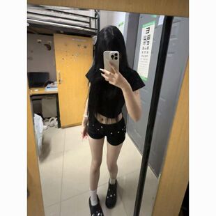 黑色铆钉低腰牛仔短裤女夏季新款美式辣妹紧身显瘦a字阔腿靴裤子