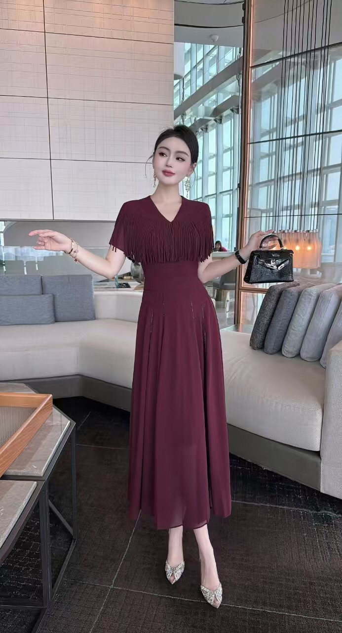千娇百媚新款夏季高贵气质通勤风收腰显瘦v领中长款连衣裙女