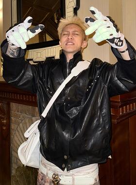 ROLLING MONEY25SS丝光缎感PU机车短宽作旧铆钉双领皮衣夹克外套