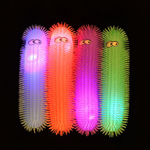 大毛毛球热卖地摊夜市大毛毛虫捏捏乐发光玩具密毛球儿童节闪光球