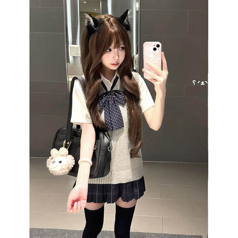 JK制服浅灰色V领针织衫背心马甲叠穿白衬衫学院风穿搭碳灰百褶裙