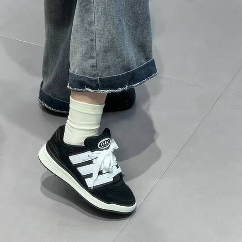 Adidas/阿迪达斯三叶草时尚百搭男女经典运动休闲面包板鞋 JP8709