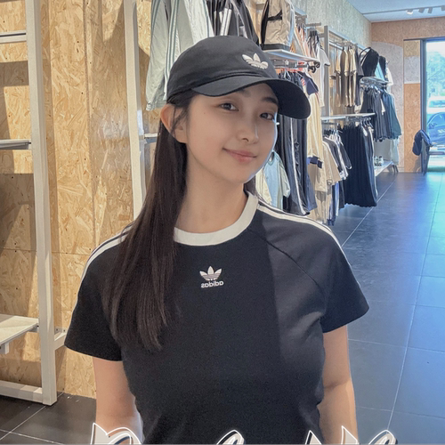 adidas/阿迪达斯拼色条纹舒适纯棉短款袖插肩袖T恤女款黑色JC8703