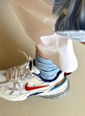 NIKE/耐克女子白银复古运动老爹鞋V2k跑步鞋百搭舒适HF5724-016