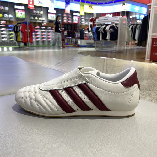 Adidas三叶草女运动鞋