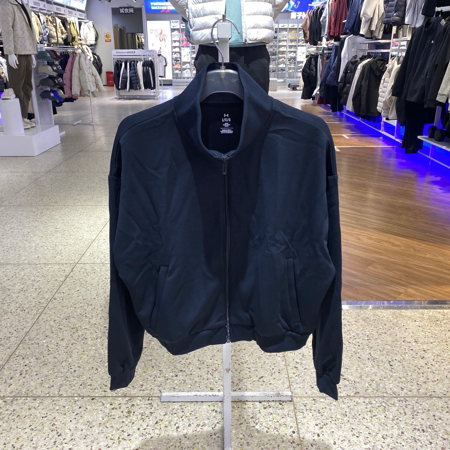 UA安德玛外套女士Meridian秋冬休闲运动立领拉链夹克6007963-001