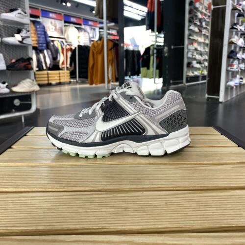 NIKE耐克女子运动休闲鞋
