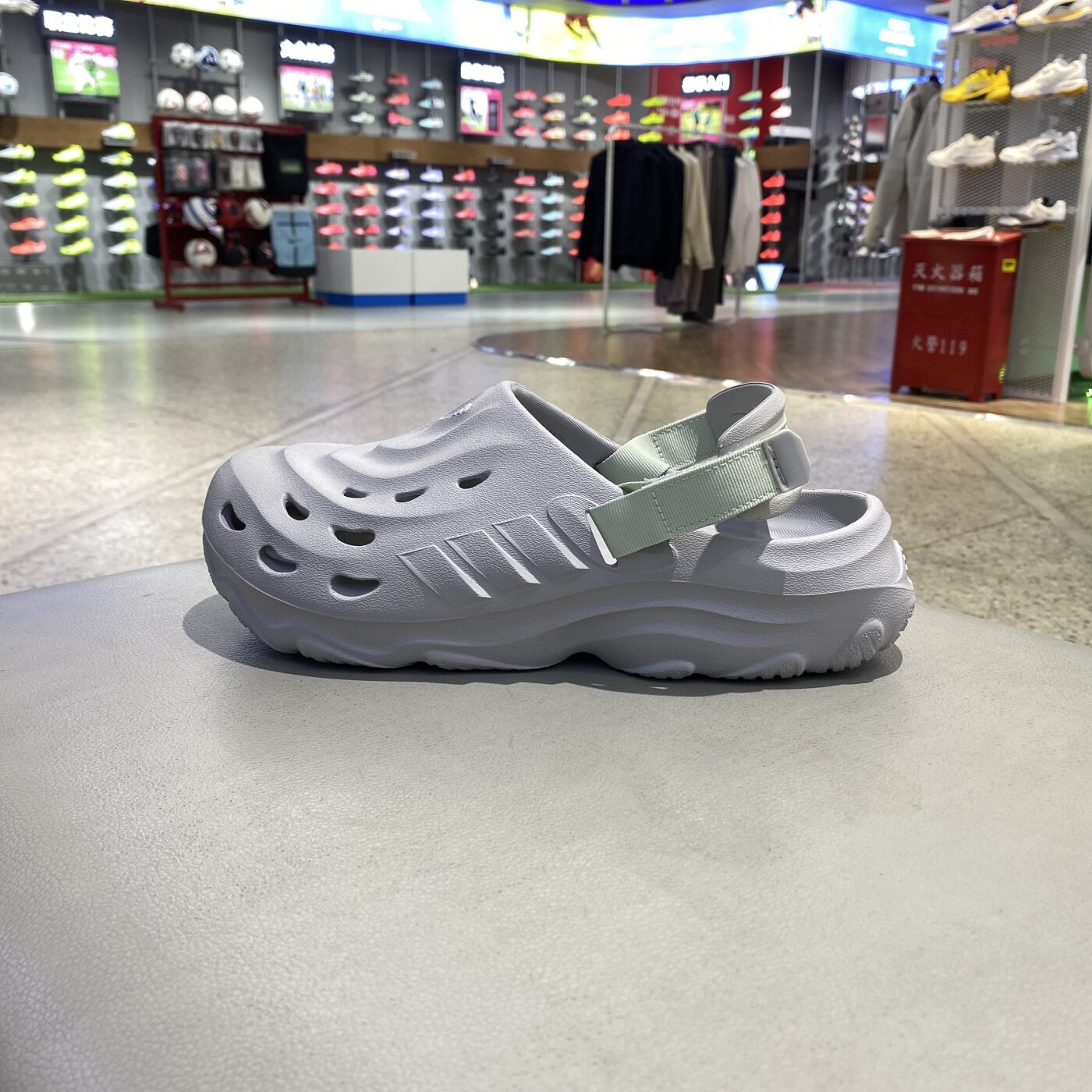 正品Adidas阿迪达斯夏季男女凉鞋可拆卸后跟沙滩拖鞋洞洞鞋JR7548 - 实物图