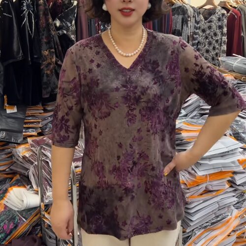春季V领重工植绒提花蕾丝五分袖上衣女大码妈妈装宽松显瘦打底衫