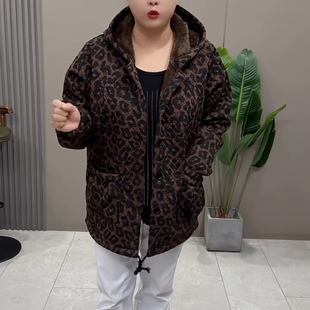 冬季时尚洋气女加肥加大码连帽豹纹加绒棉服外套加厚保暖棉衣显瘦
