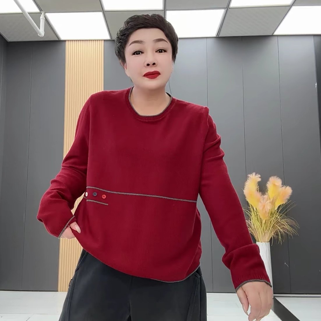 春季简约气质女韩版加肥加大码圆领长袖纽扣条纹针织衫宽松百搭款,女装/女士精品,毛针织衫,淘宝优惠券,粉丝福利购,淘宝优惠卷