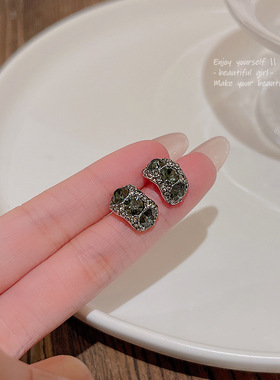 S925银针轻奢小众柏林灰高级感耳钉女ins潮超闪黑色耳环