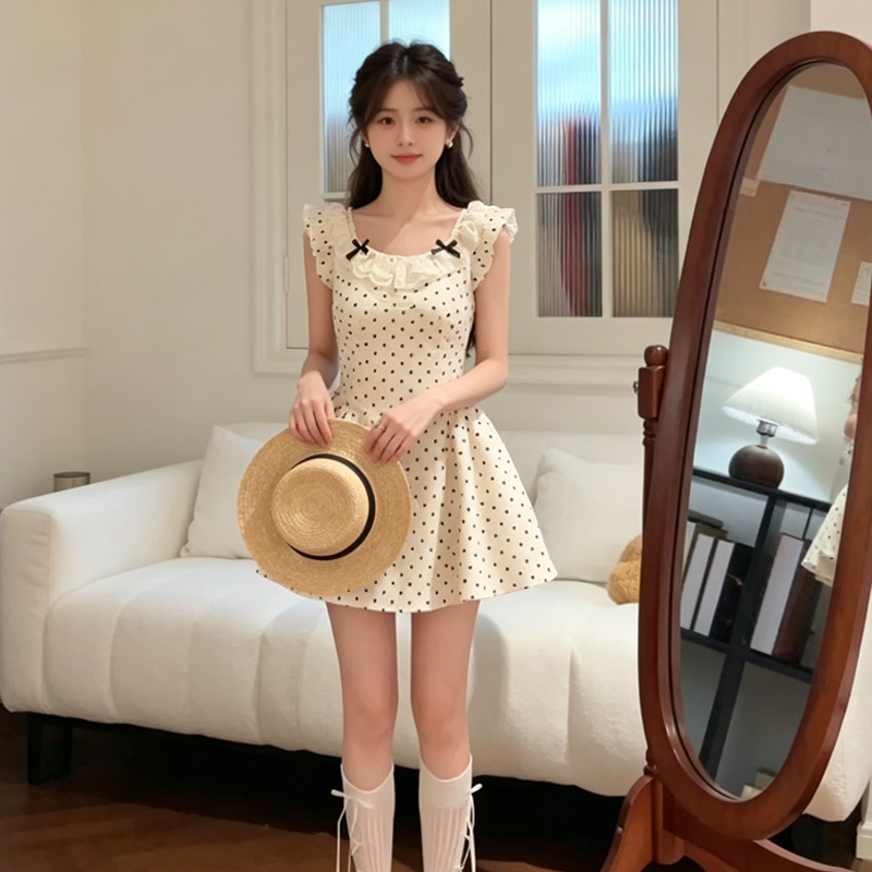 2026年夏季高级感蕾丝拼接蓬蓬短款裙子千金气质波点吊带连衣裙女