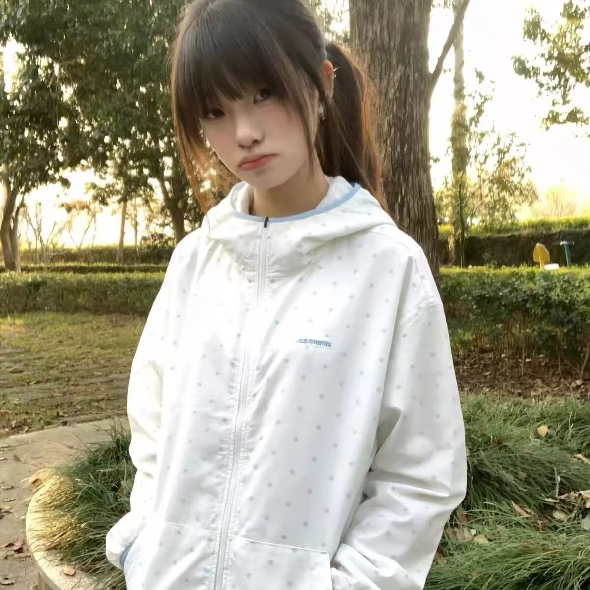 2026年秋冬季休闲飒爽时尚防晒衣薄款连帽衣服帅气宽松外套女