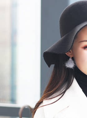 日本杂志毛球耳饰真毛球显脸小耳坠耳环女气质纯银针无耳洞网红